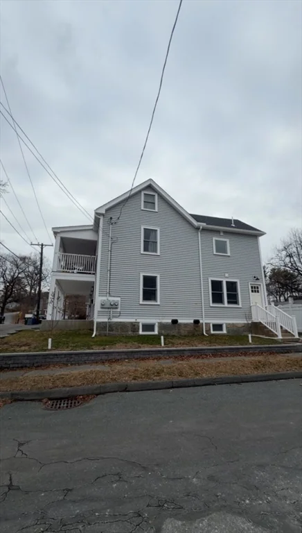 6 Pratt Ave, Beverly