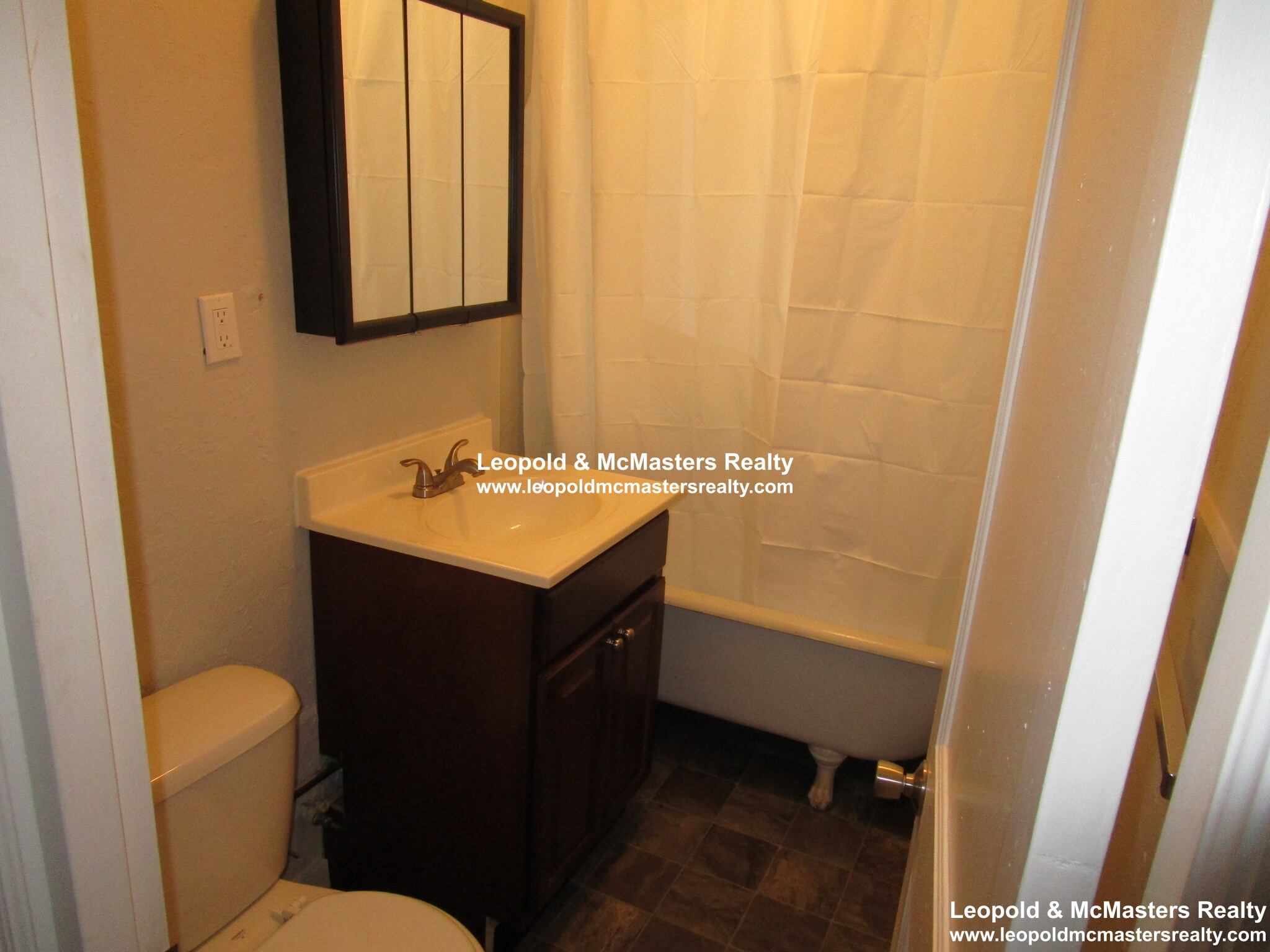 4 bed, 2 bath apartment for rent at 142 Davis Ave Unit 5, Brookline Village — photo 6 of 13
