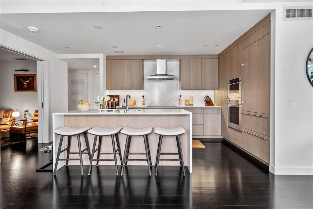 150 Seaport Blvd, Seaport District