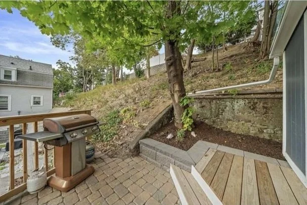 28 Paomet Rd, Weymouth