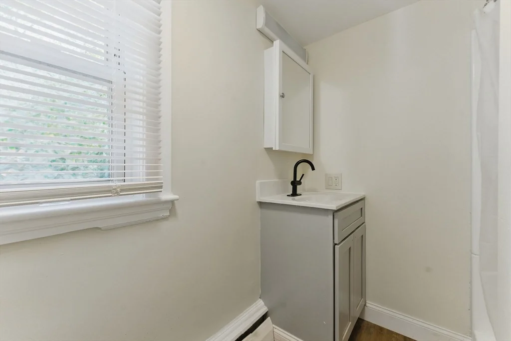 357 Granite St, Quincy