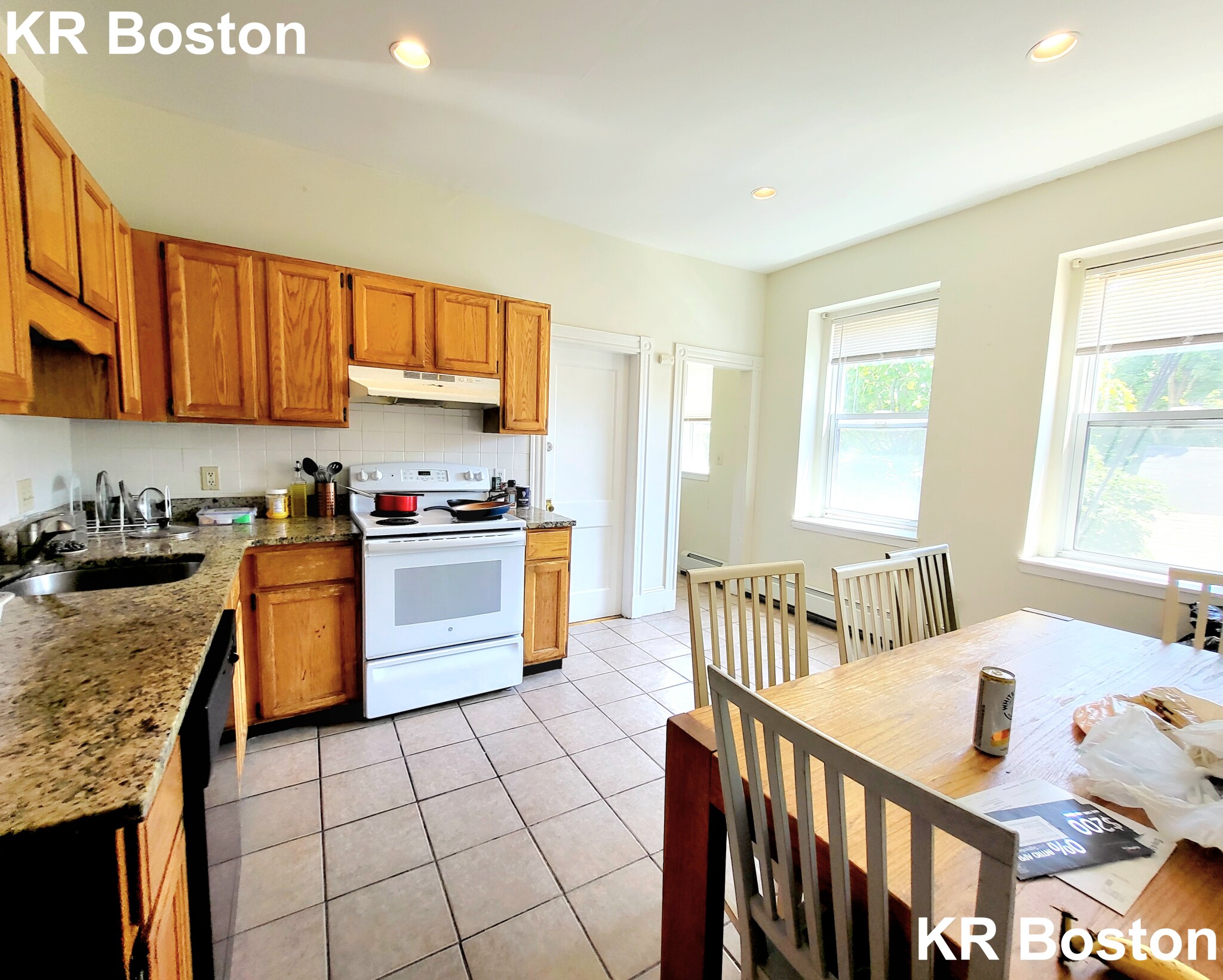 4 bed, 1 bath apartment for rent at 1420 Commonwealth Ave Unit 5, Brighton — photo 3 of 3