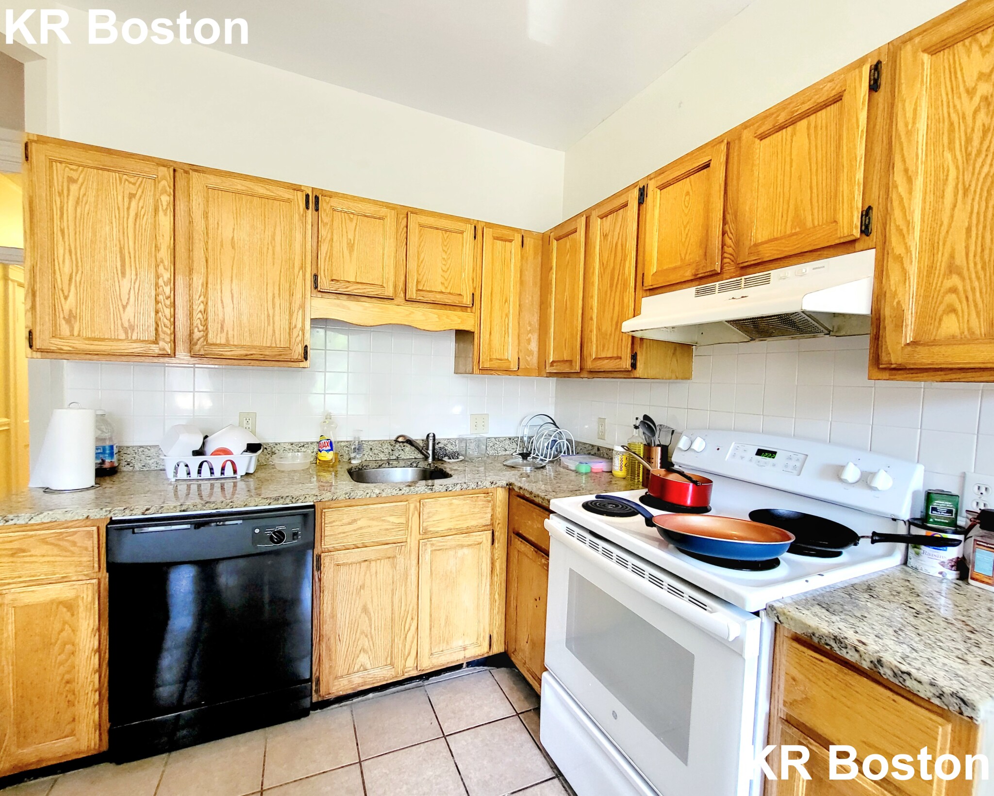4 bed, 1 bath apartment for rent at 1420 Commonwealth Ave Unit 5, Brighton — photo 1 of 3