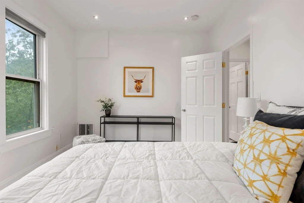 178 Hyde Park Ave, Jamaica Plain