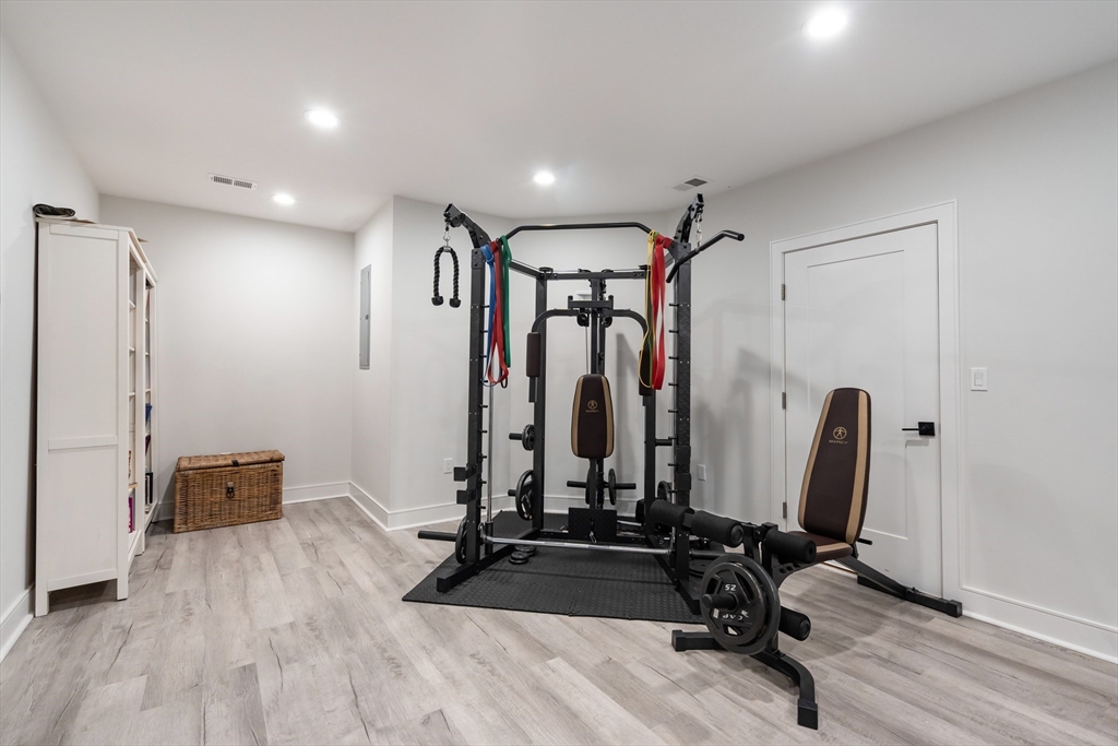 19 Shute Path, Newton Center