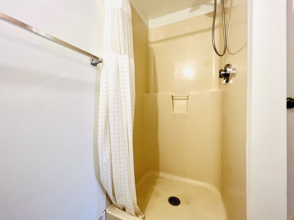 16 Winter St, Waltham