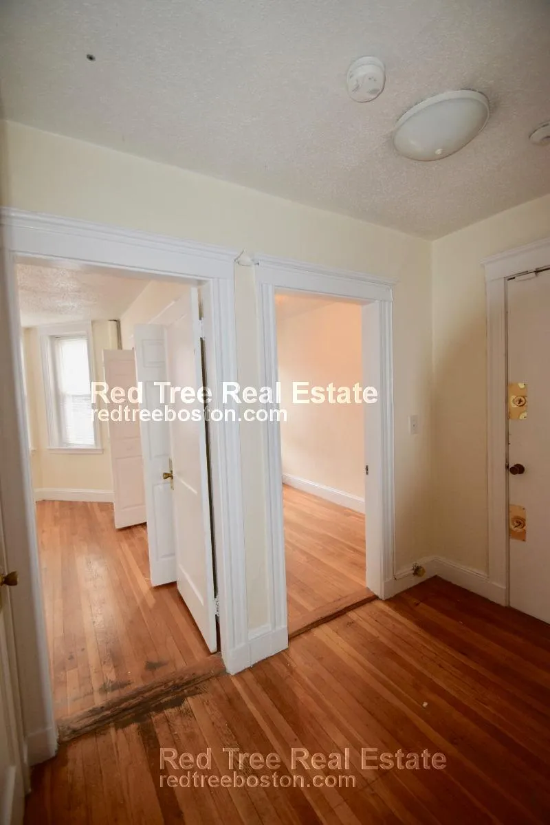 5 Barrows St, Allston