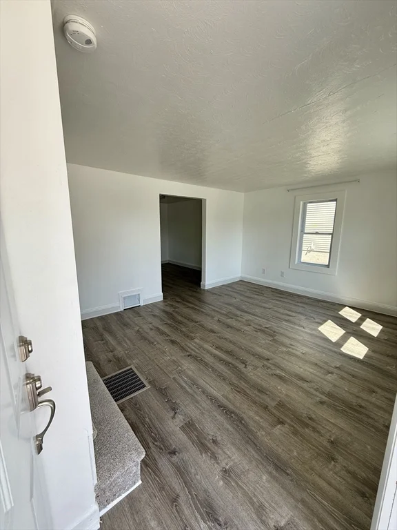 487 Mill St, Worcester