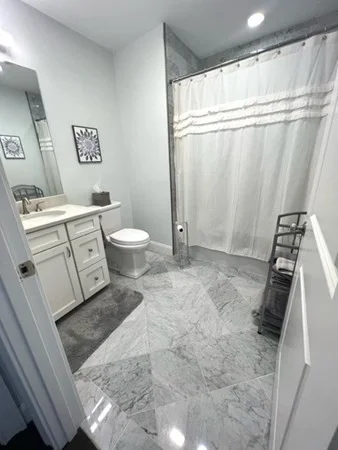 728 E Broadway, South Boston