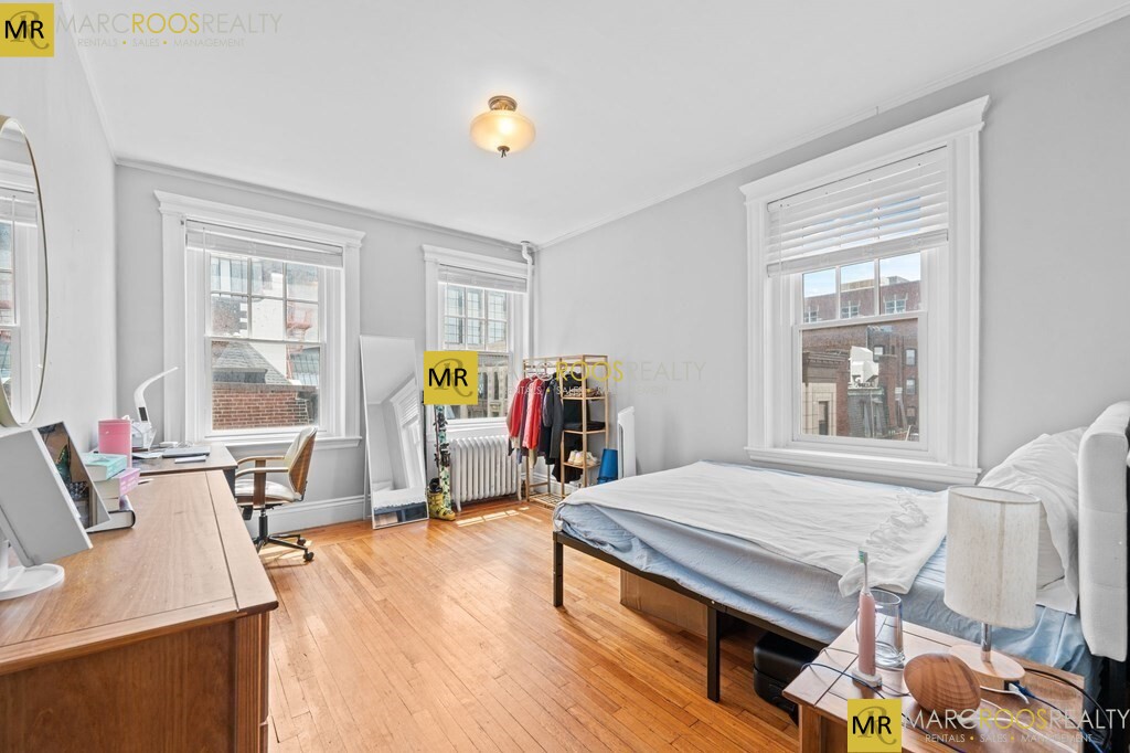 282 Newbury St, Back Bay