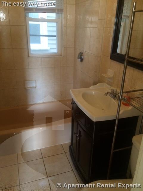 104 Conwell Ave, Tufts