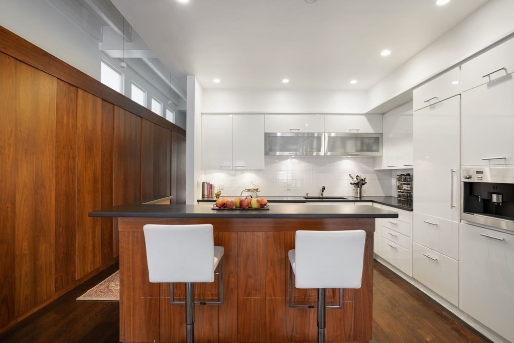 132 Commonwealth Ave, Back Bay