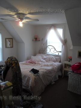 6 bed, 2 bath apartment for rent at 15 Ashford St Unit 2, Allston — photo 2 of 7