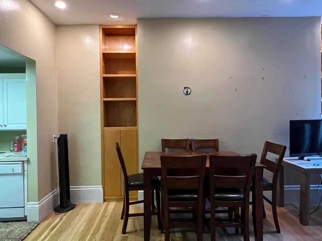 271 Dartmouth St, Back Bay