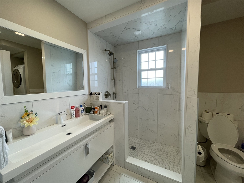 20 Trevalley Rd, Revere