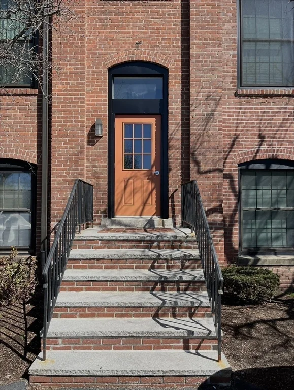 21 Linden St, Quincy