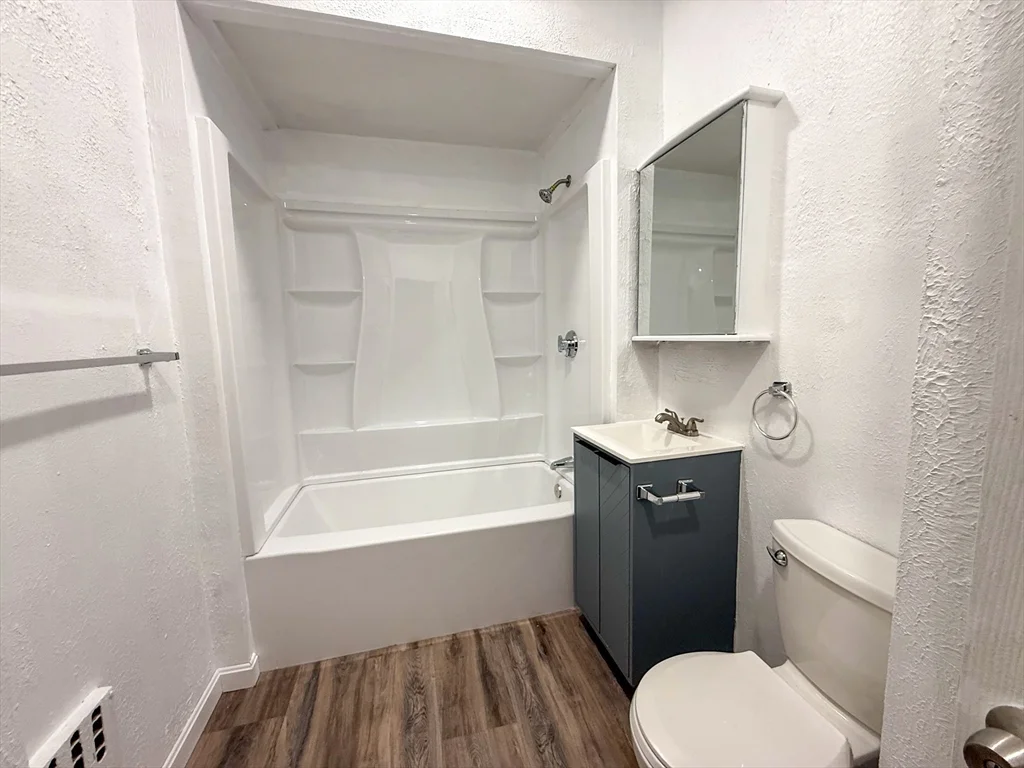 7 Lambert St, Medford