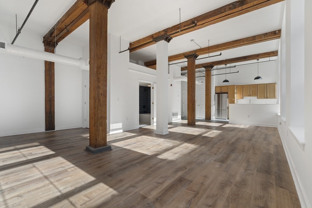 881 E 1st, South Boston