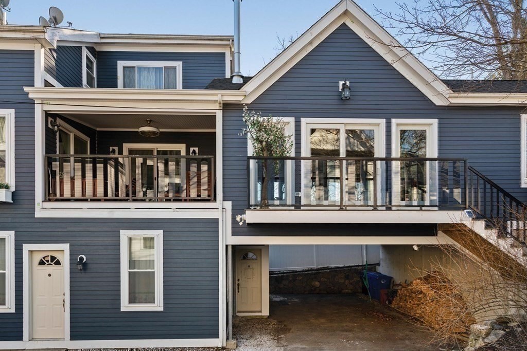 709 Hammond St, Chestnut Hill