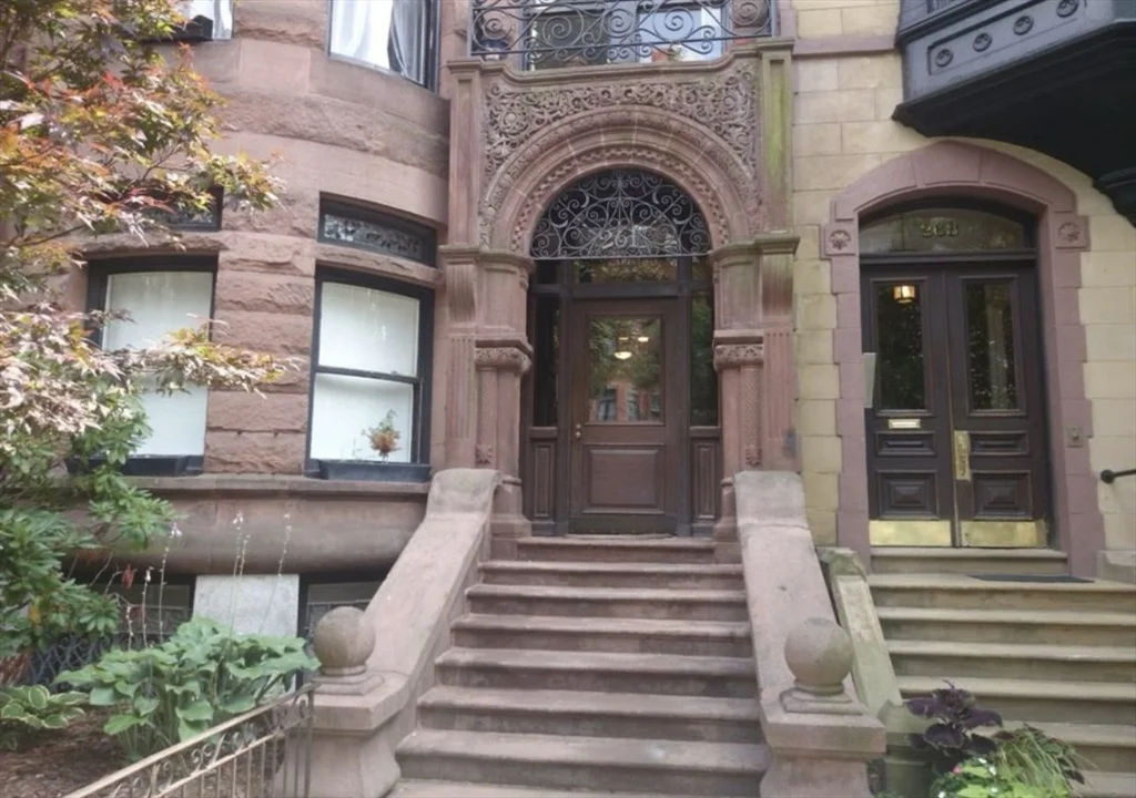 261 Beacon St, Back Bay