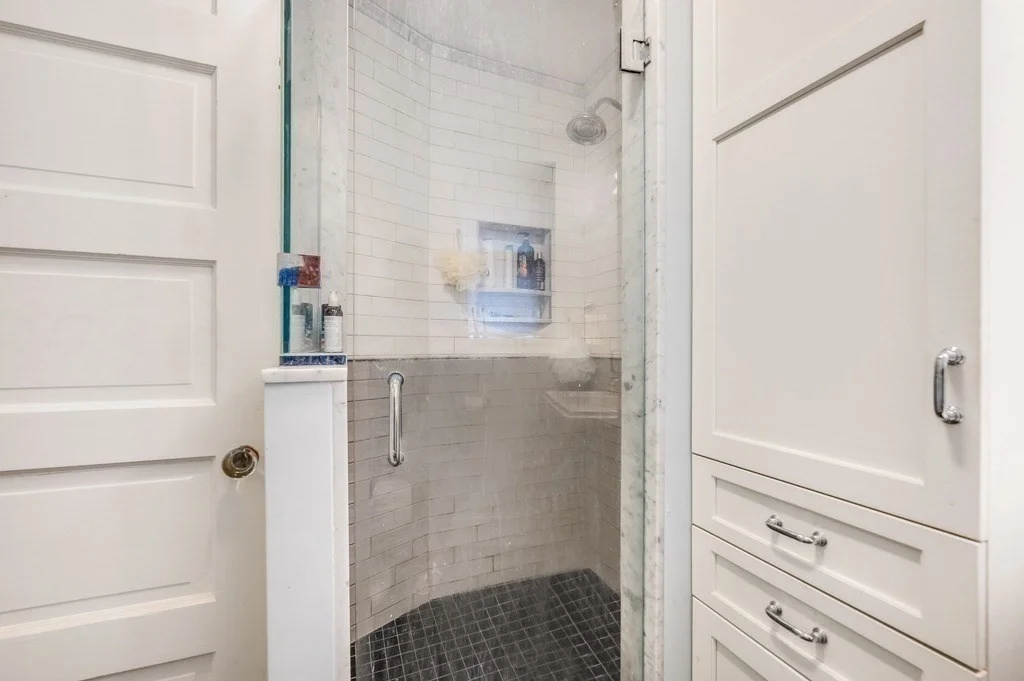 993 Memorial Dr, Harvard Square