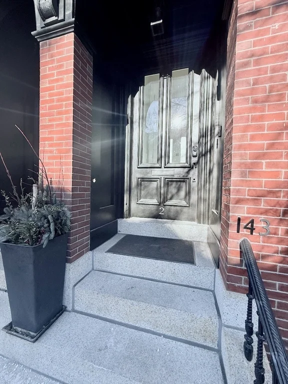 143 Warren Ave, South End