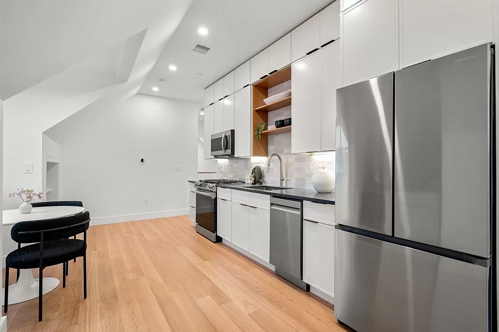 93 Cowper St, East Boston