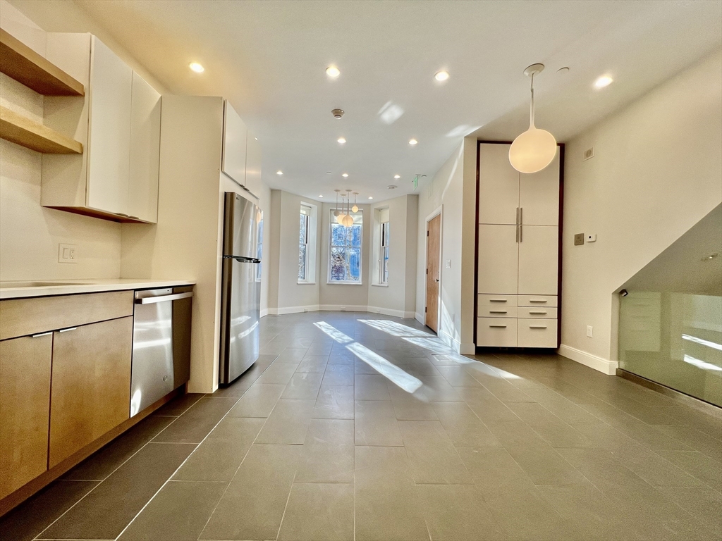 1607 Tremont St, Mission Hill