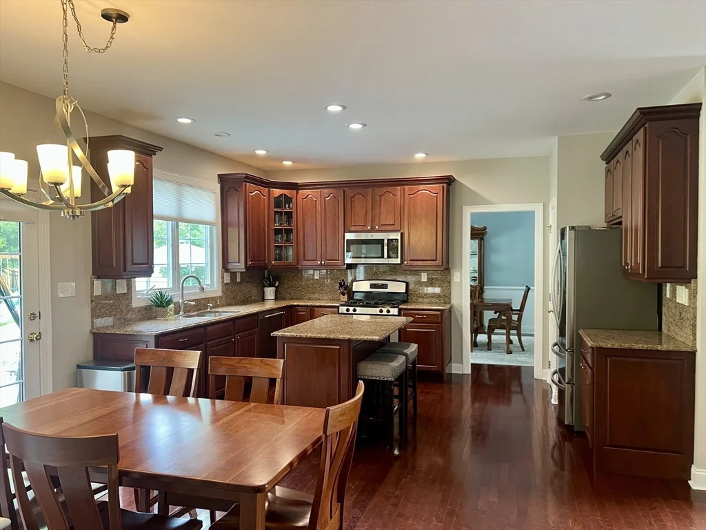 24 Endean Dr, Walpole