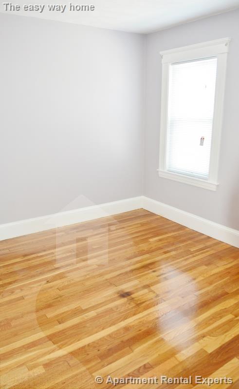 169 Harvard St, Tufts