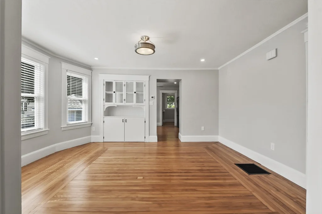 10 Cain Ave, Weymouth