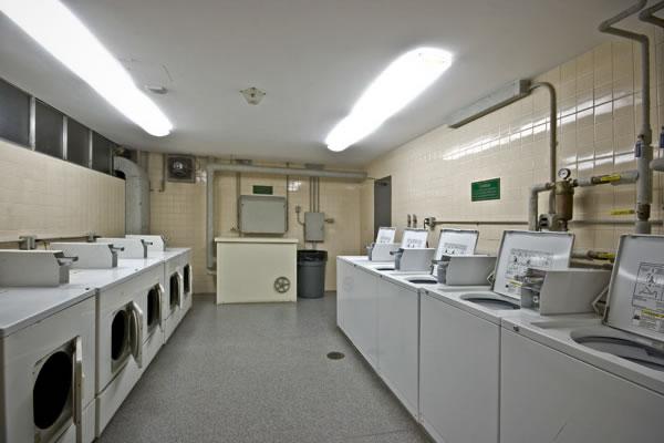 2 bed, 1 bath apartment for rent at 1455 Commonwealth Ave, Unit 703, Brighton — photo 3 of 3
