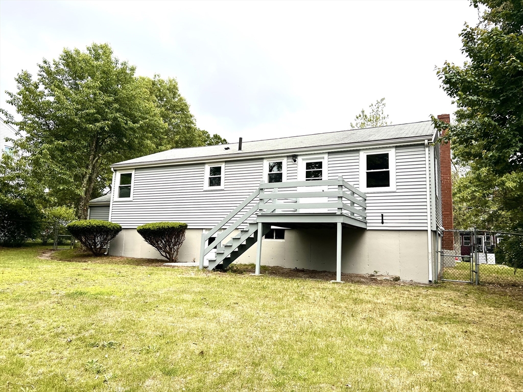 43 Grove St, Randolph