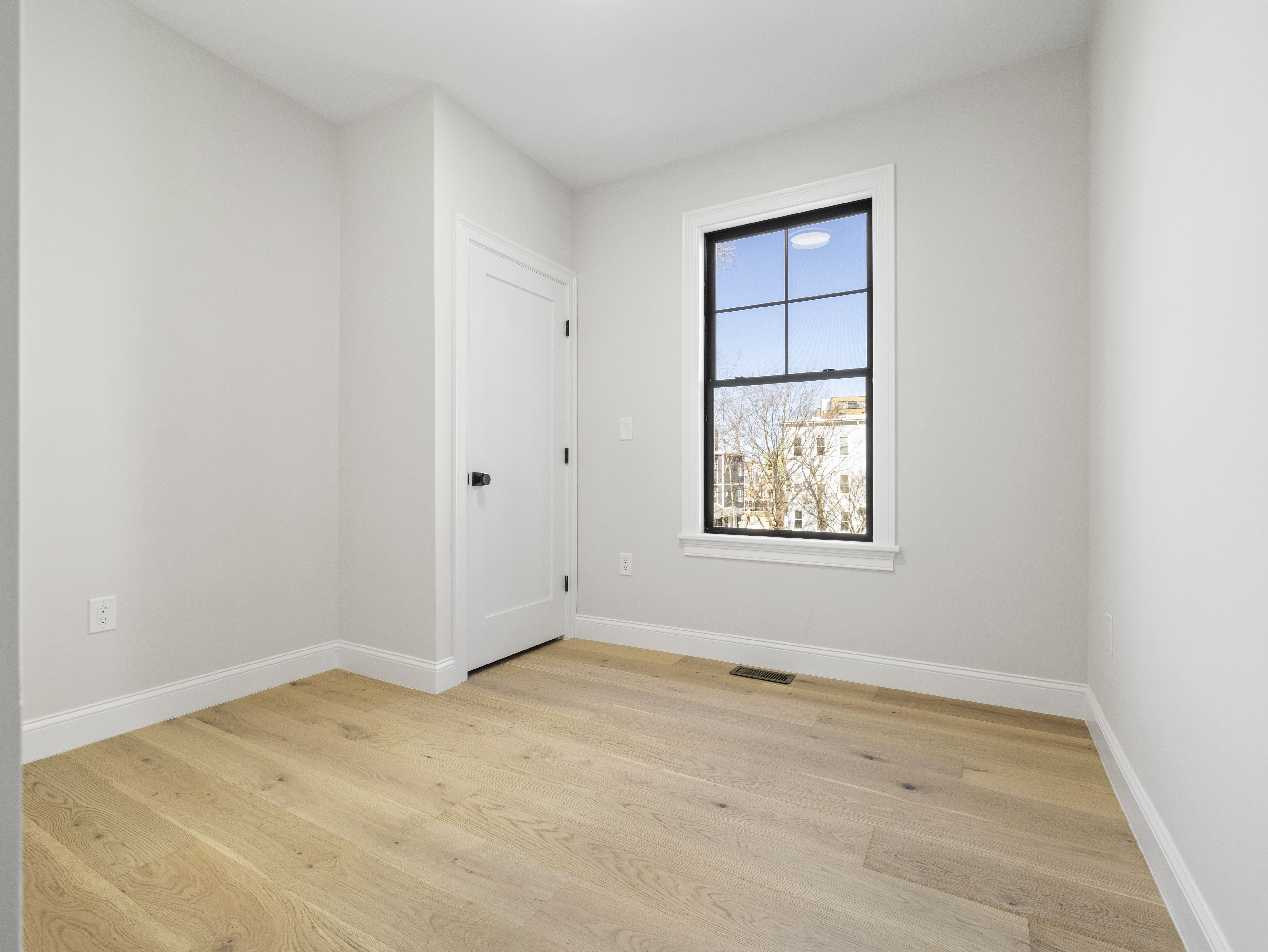 48R Woodward St, South Boston