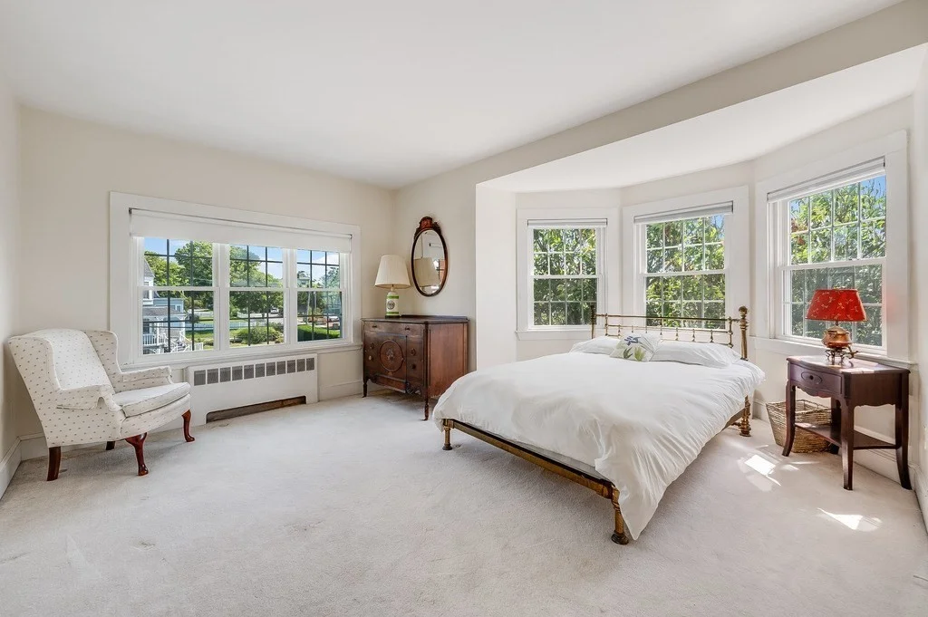 4 Spray Ave, Marblehead