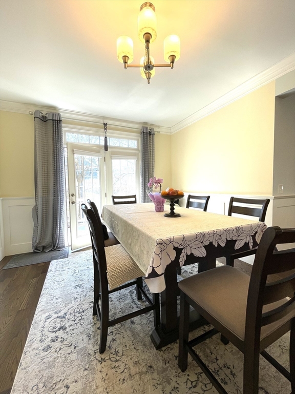 884 Chestnut St, Waban