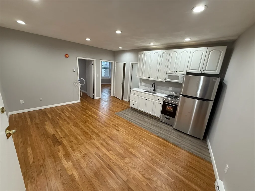 83 Haven St, Reading