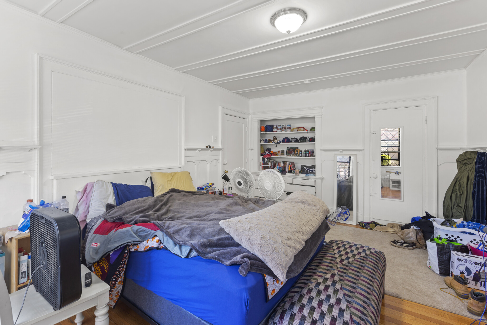 3 bed, 1 bath apartment for rent at 1462 Commonwealth Ave, Unit 1, Brighton — photo 2 of 3