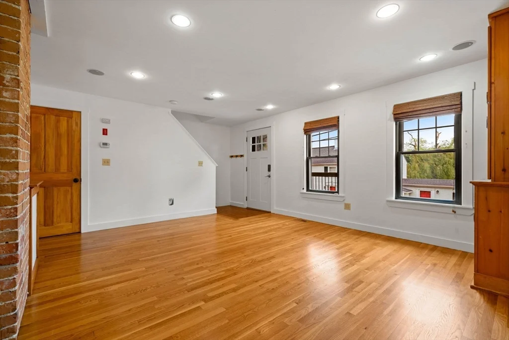 35 Merrimac, Amesbury