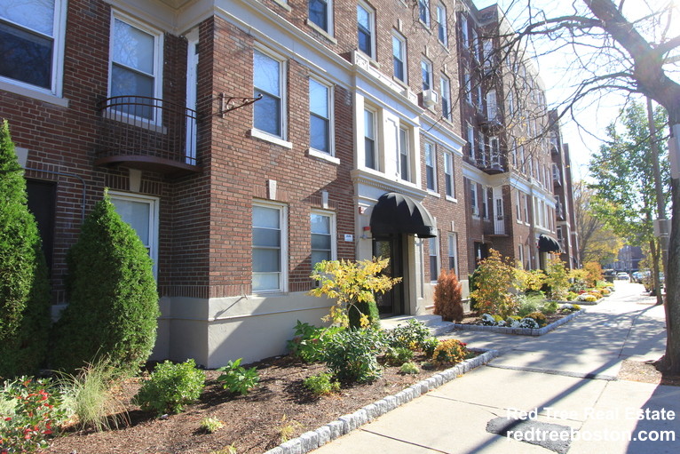 135 Washington St, Brighton