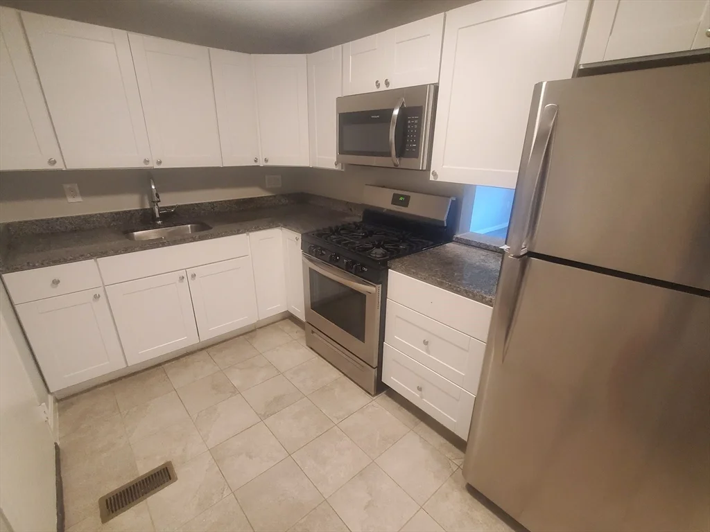 55 David Ter, Norwood