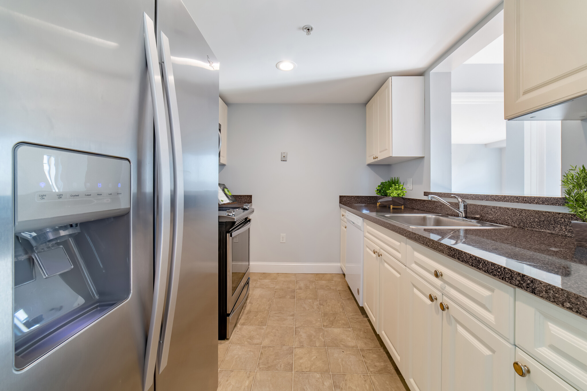 3 bed, 2 bath apartment for rent at 1 Nassau St Unit 806, Back Bay — photo 1 of 7