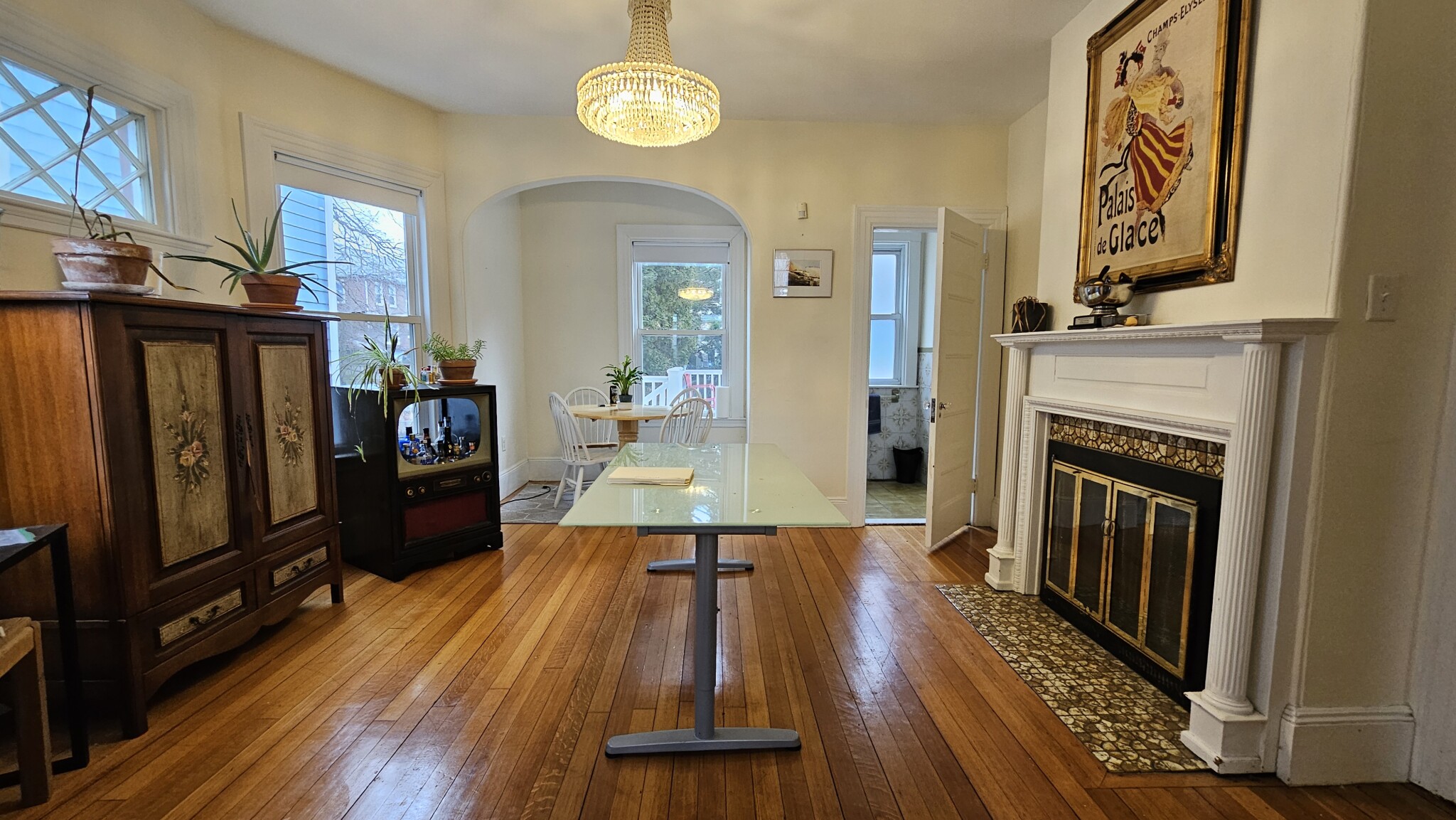 6 bed, 2.5 bath apartment for rent at 11 Woodstock Ave Unit 1, Brighton — photo 1 of 16