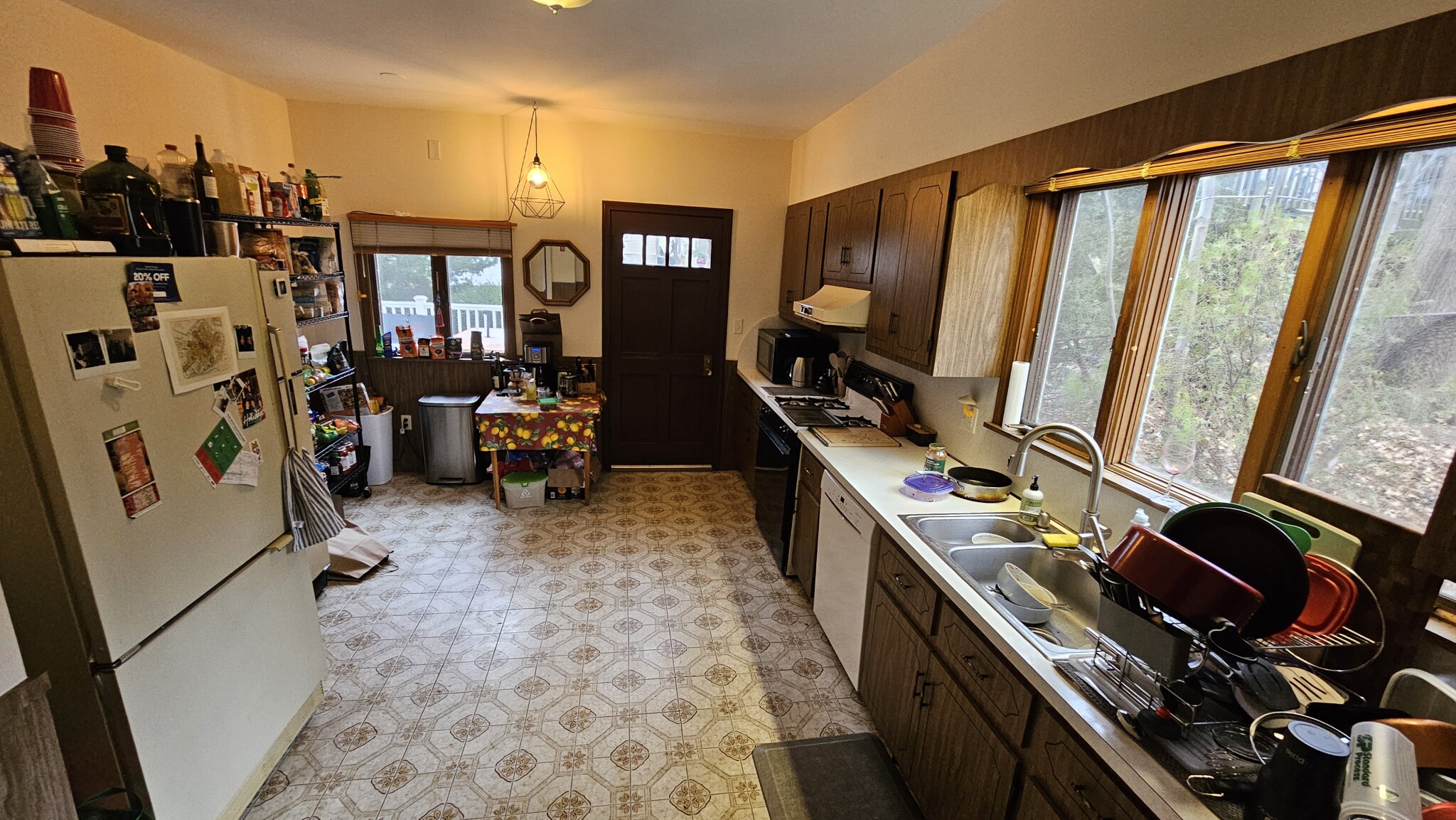 6 bed, 2.5 bath apartment for rent at 11 Woodstock Ave Unit 1, Brighton — photo 3 of 16