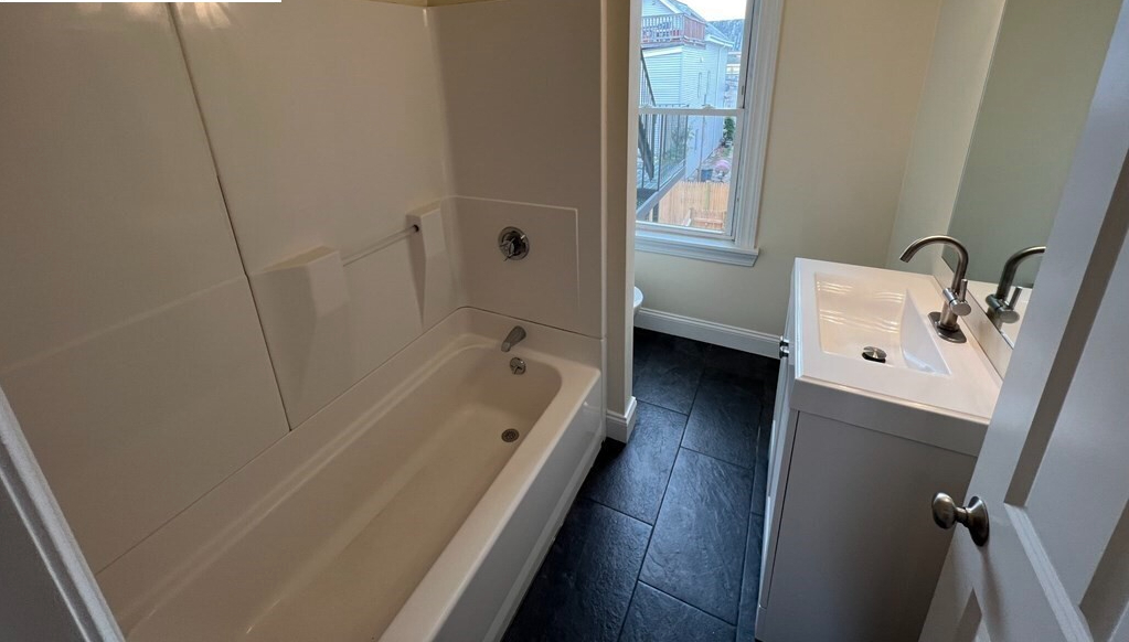 14 Humboldt Pl, South Boston