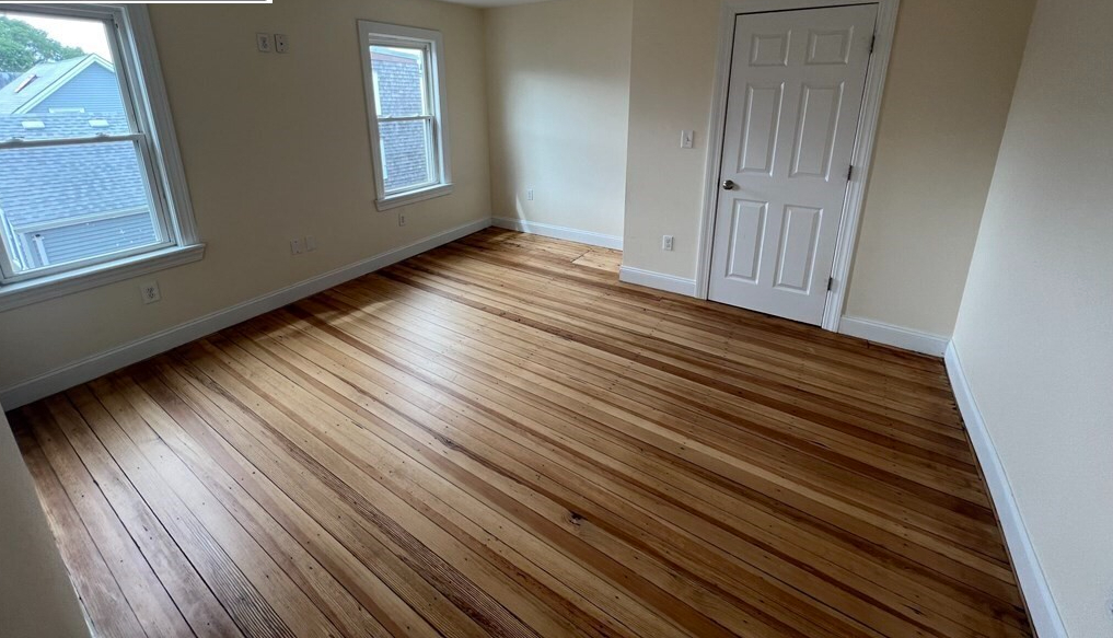 14 Humboldt Pl, South Boston