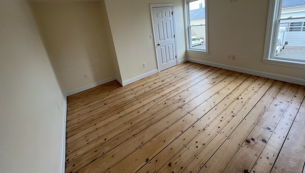 14 Humboldt Pl, South Boston