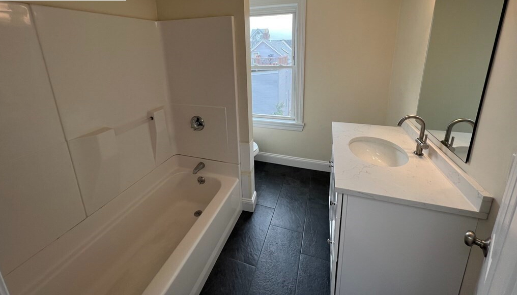 14 Humboldt Pl, South Boston