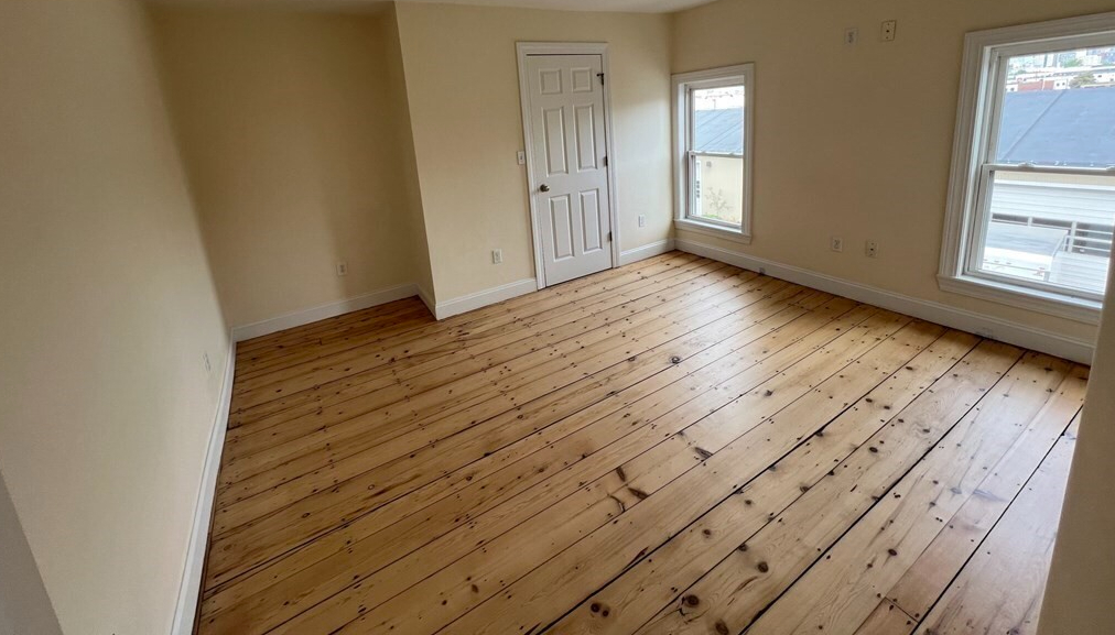 14 Humboldt Pl, South Boston