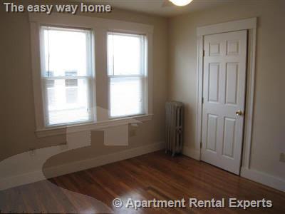 35 Irvington Rd, Tufts